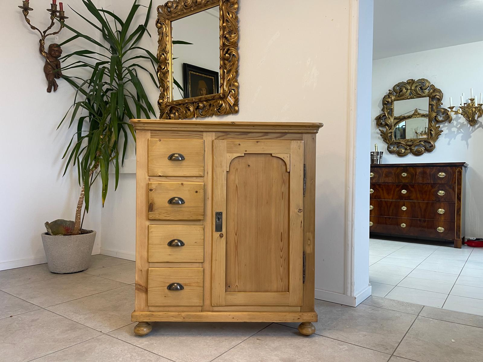 ALTER uriger Brotschrank Almerschrank Speiskasten A5477