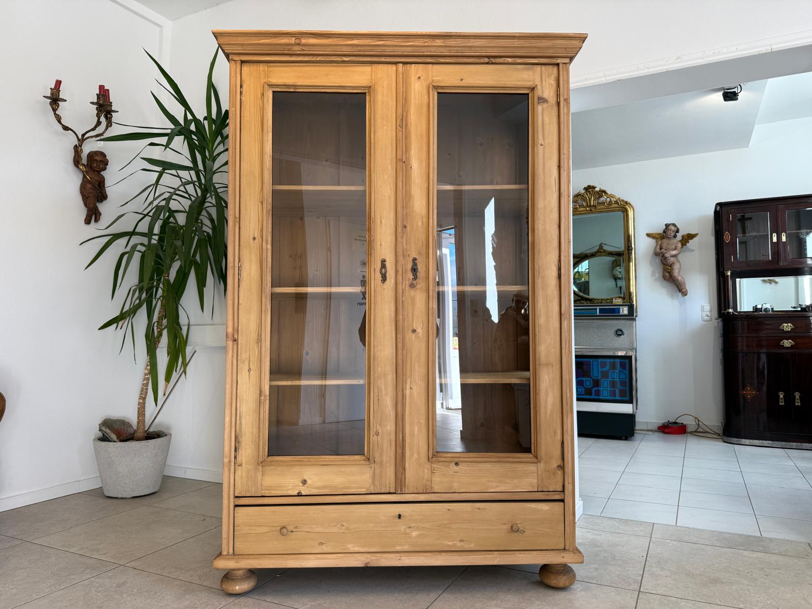 Antike Weichholz Bauernvitrine Vitrine Naturholz Glasvitrine Alte Bauernmöbel D1184