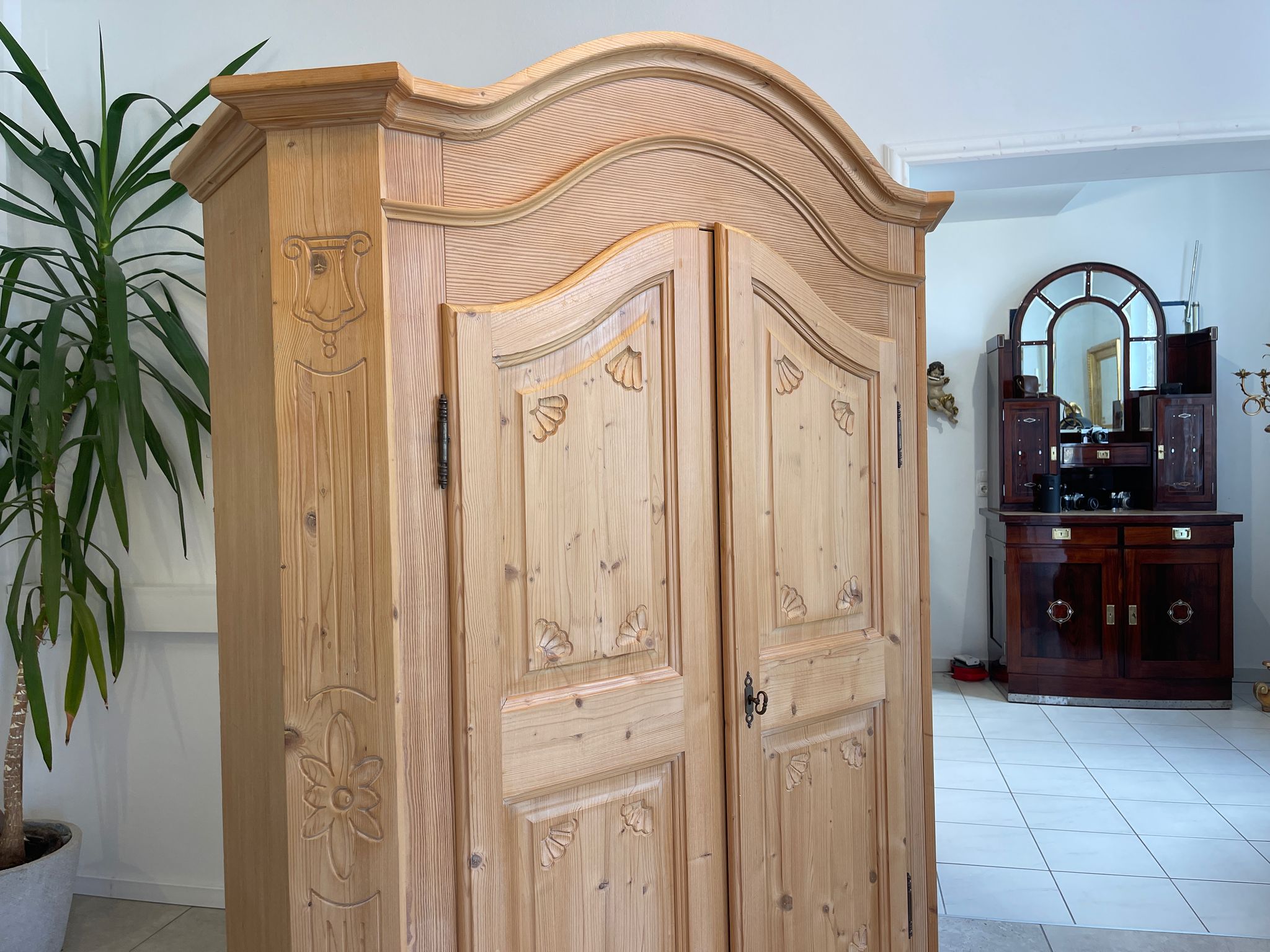 Bäuerlicher Schrank Bauernschrank Landhausschrank Barockstil G1579