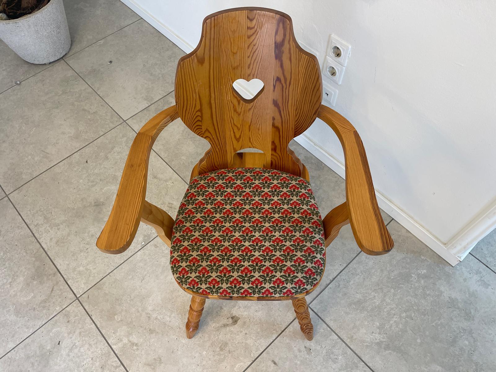 Bäuerlicher Bauernsessel Armlehnstuhl Stuhl Herzerlsessel G1208