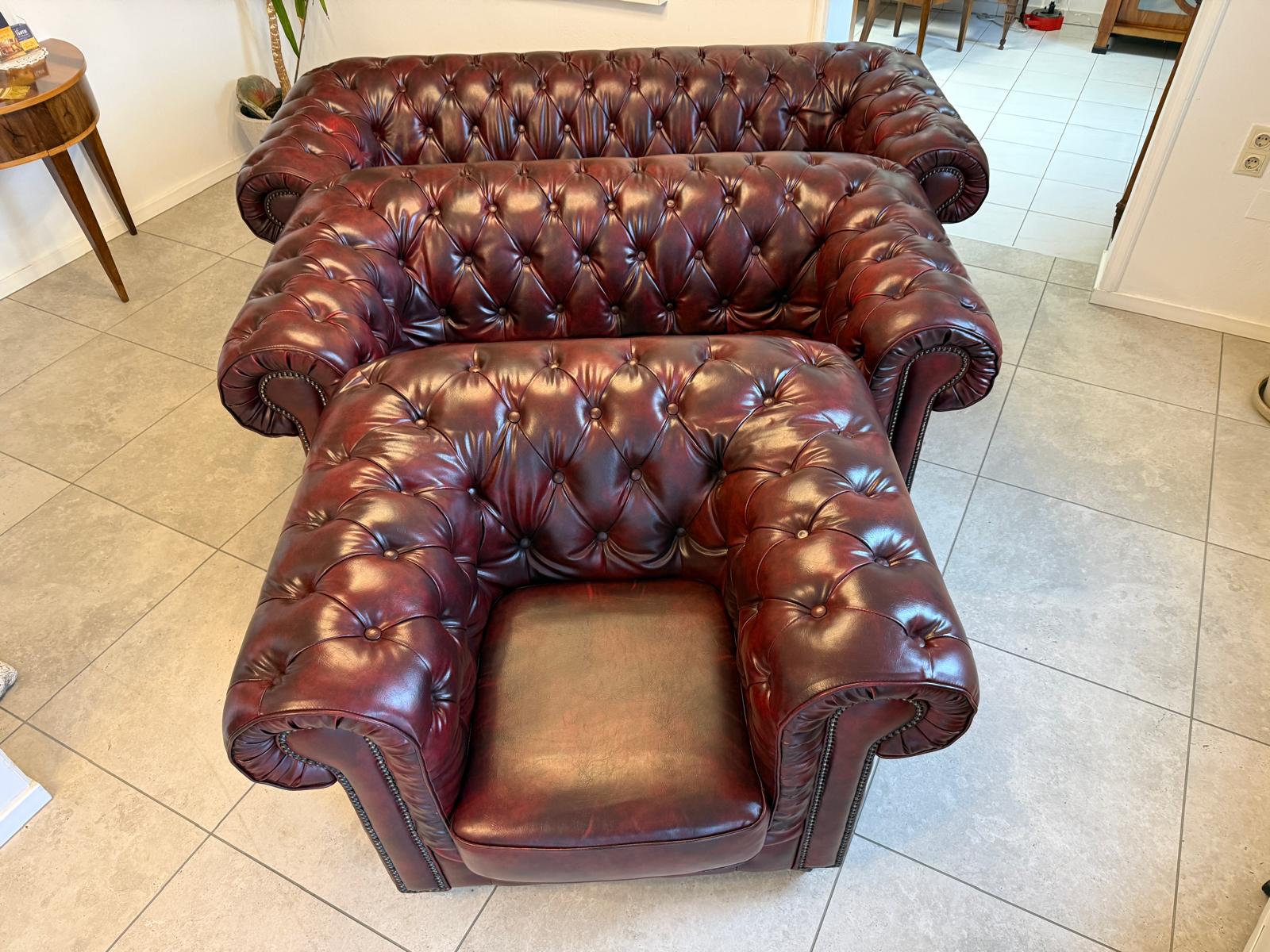 Chesterfield Ensemble 3 teilig Ledersofa Fauteuils Clubmöbel Cultmöbel G2264