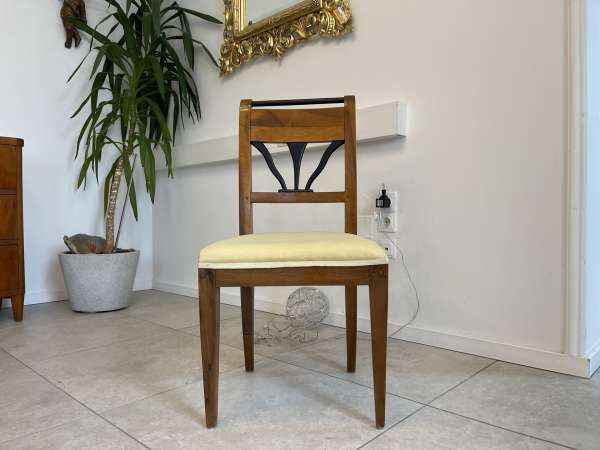 hübscher Biedermeier Sessel Nussholz B1189